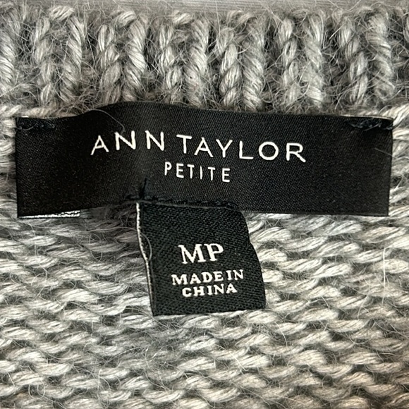 Ann Taylor Alpaca Wool Blend Gray Sweater Size Medium Petite - Picture 2 of 12